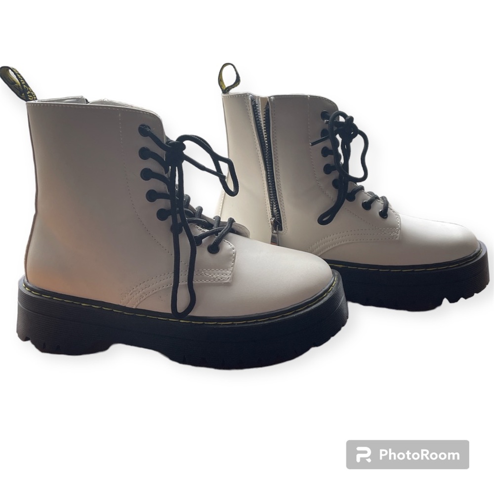 Combat Boots Matte White Tie Up Womens European Size 38. New w/out box